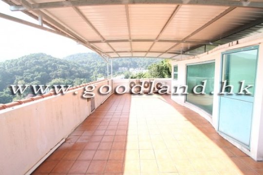 【西贡极缺最热门村屋出售】尊享超大草坪花园｜屋苑泳池清幽4房1套